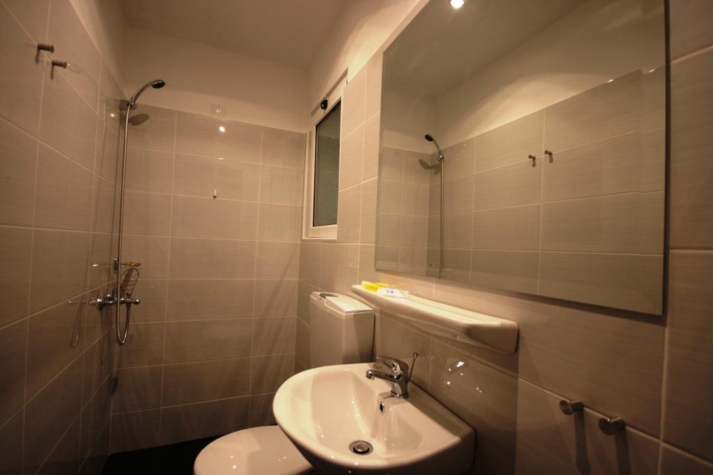 Vienna Hotel Афины Экстерьер фото